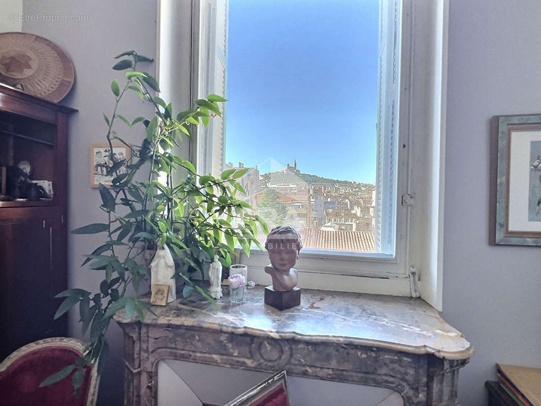 Appartement à MARSEILLE-6E