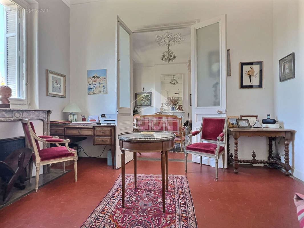 Appartement à MARSEILLE-6E