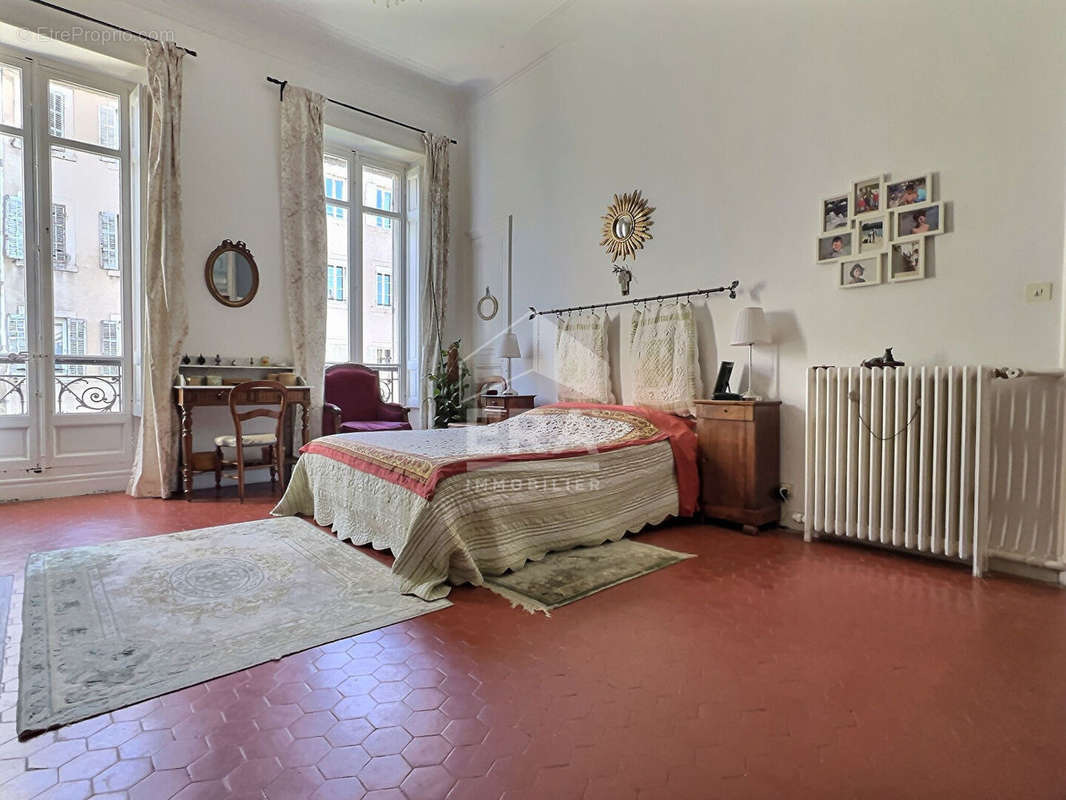 Appartement à MARSEILLE-6E