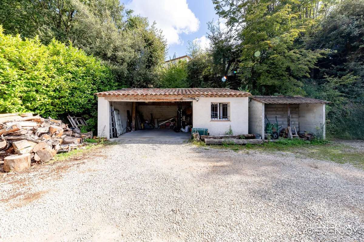 Maison à TOURRETTES-SUR-LOUP