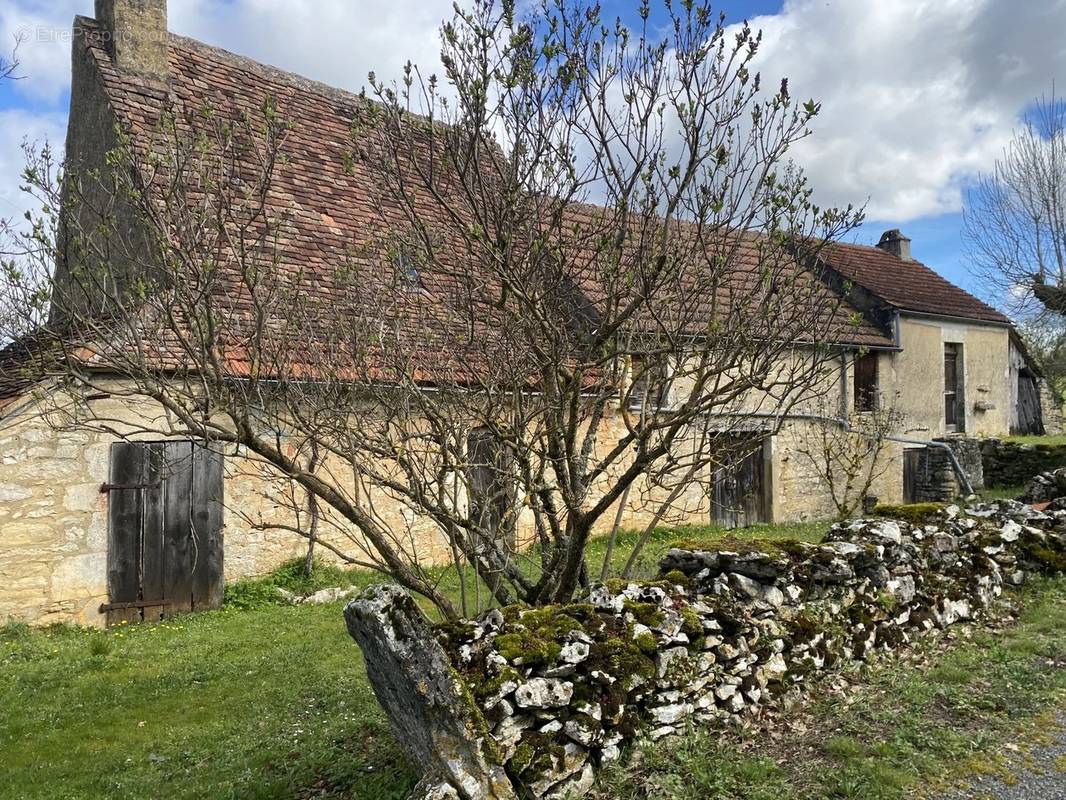 Maison à REILHAGUET