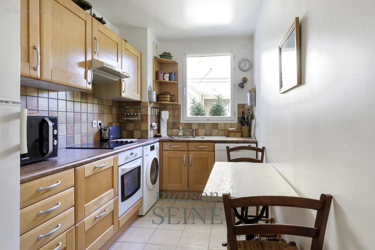 Appartement à COURBEVOIE