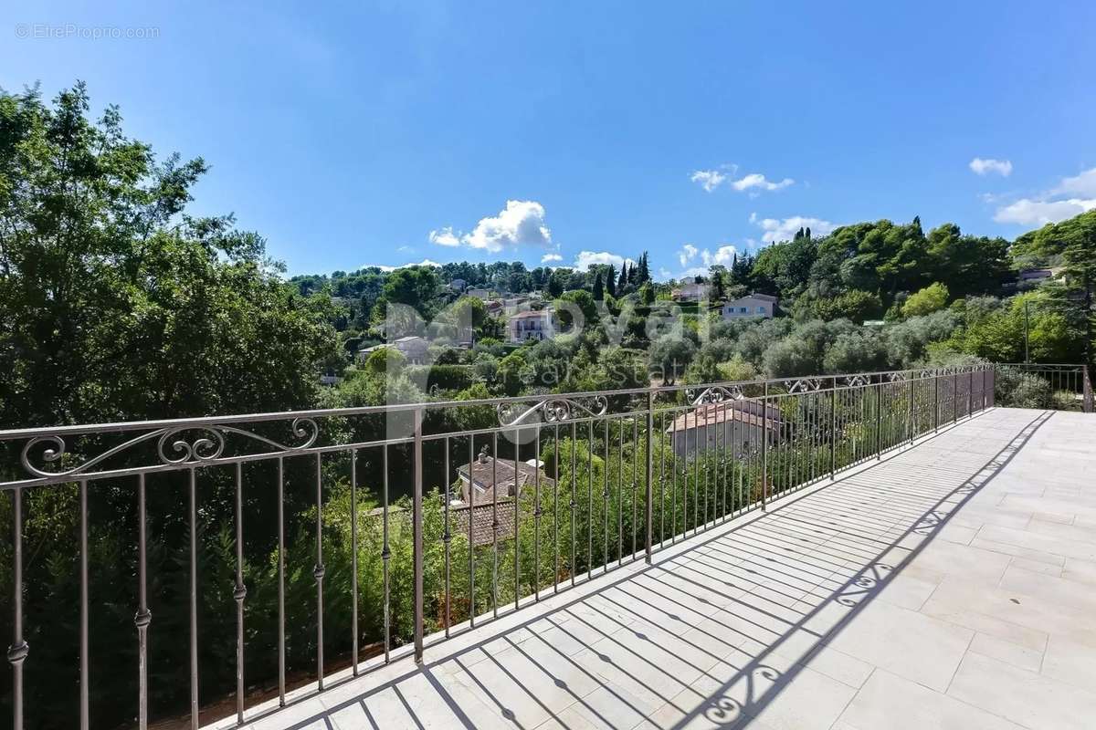 Maison à MOUGINS