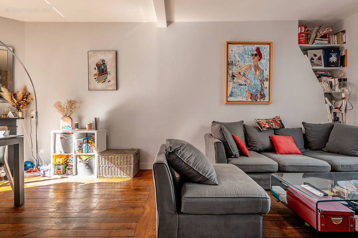 Appartement à PARIS-17E