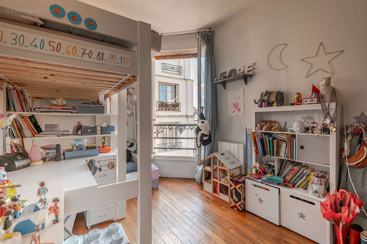 Appartement à PARIS-17E