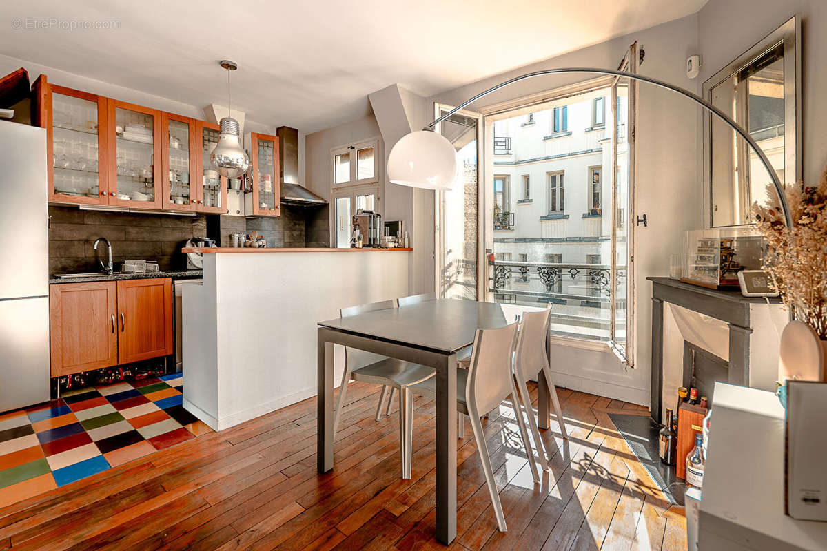 Appartement à PARIS-17E