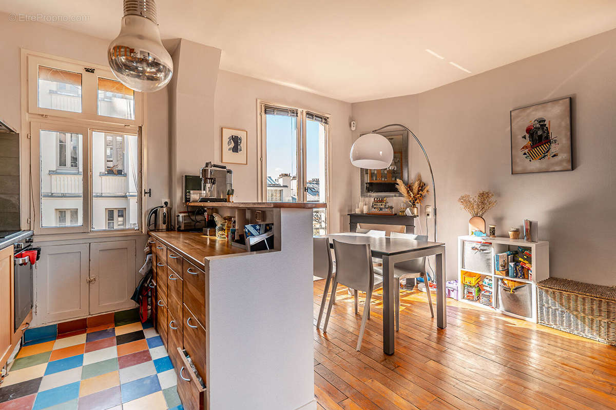 Appartement à PARIS-17E