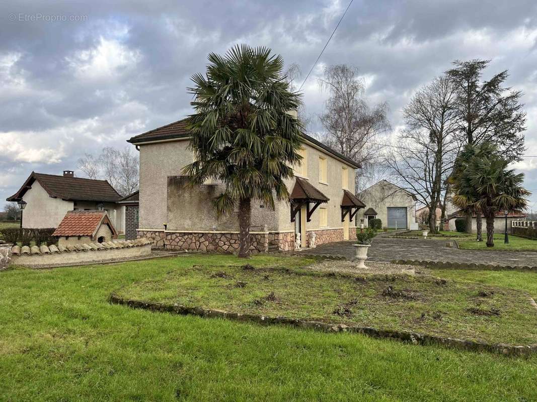 Maison à BRANGES