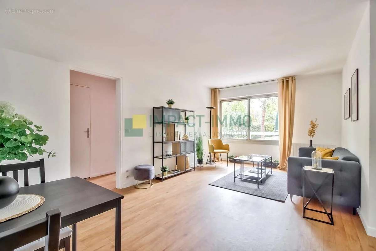 Appartement à COURBEVOIE