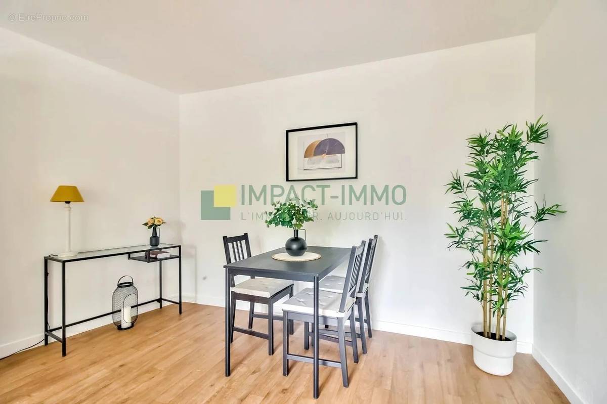 Appartement à COURBEVOIE