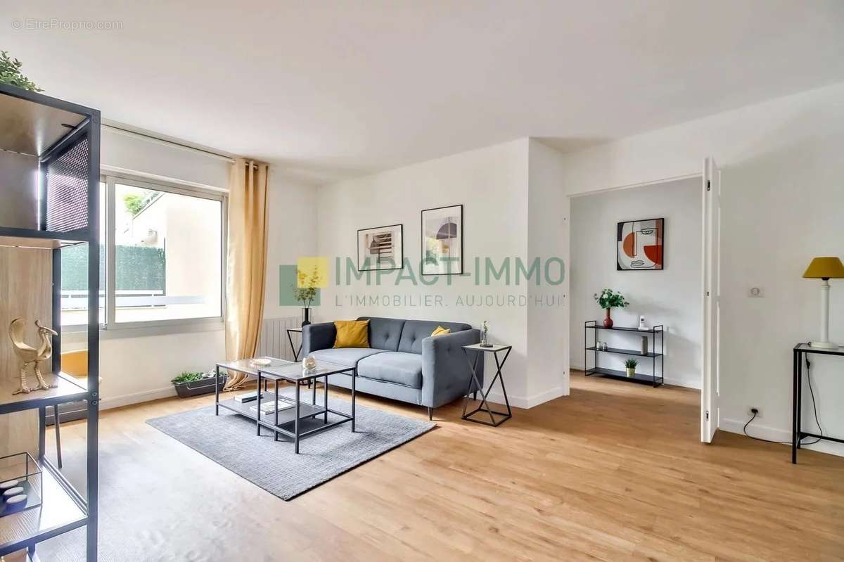 Appartement à COURBEVOIE