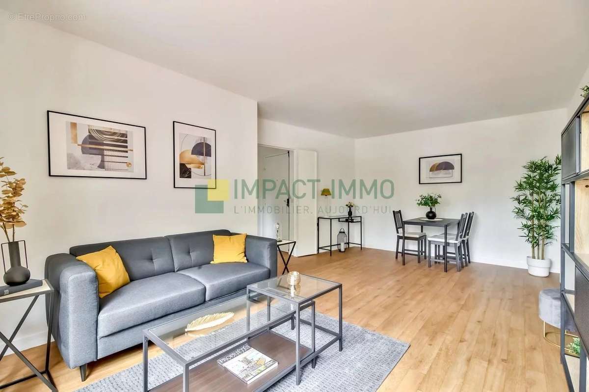 Appartement à COURBEVOIE