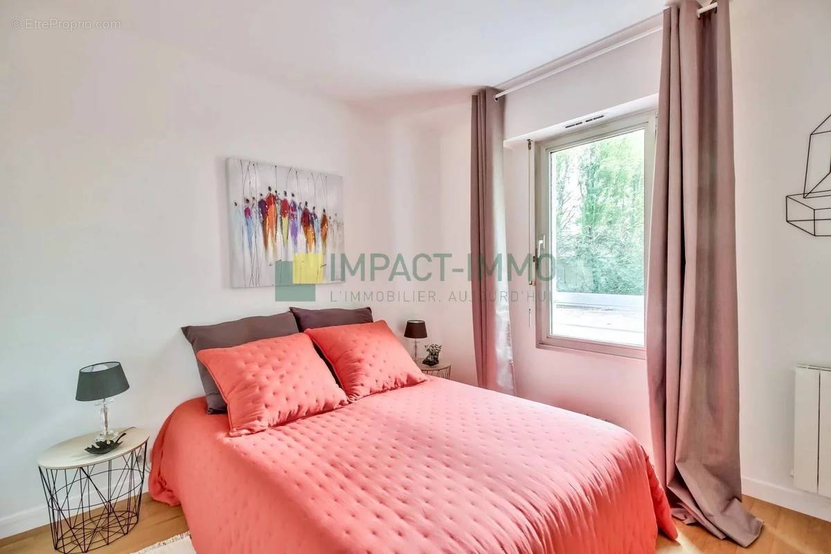 Appartement à COURBEVOIE