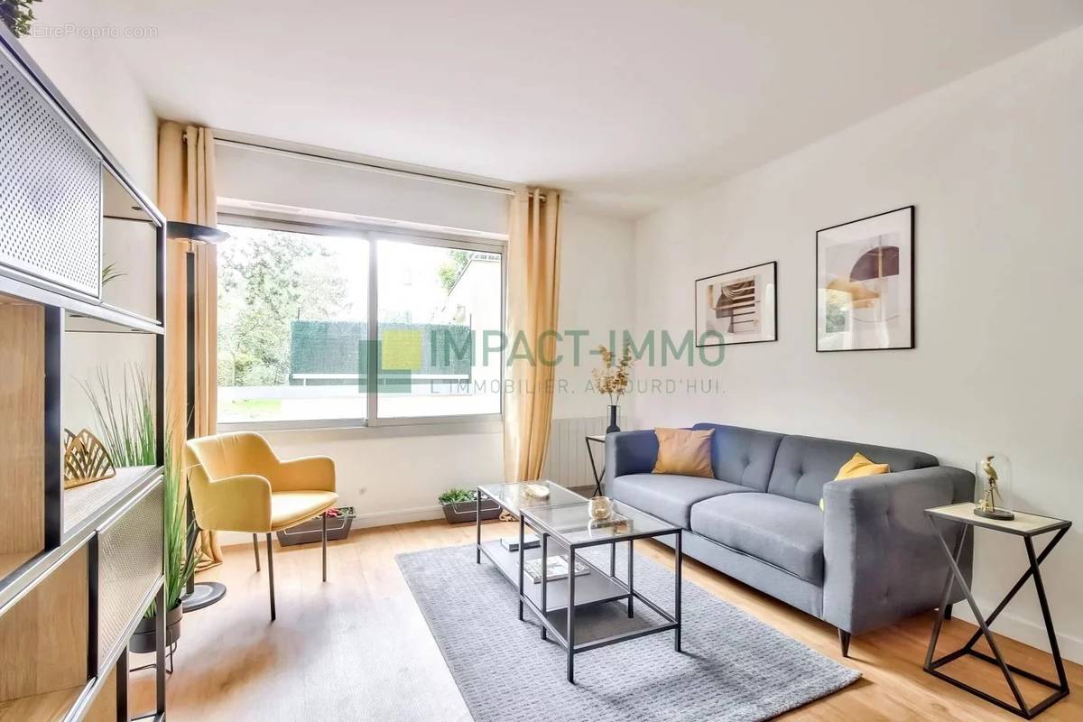 Appartement à COURBEVOIE