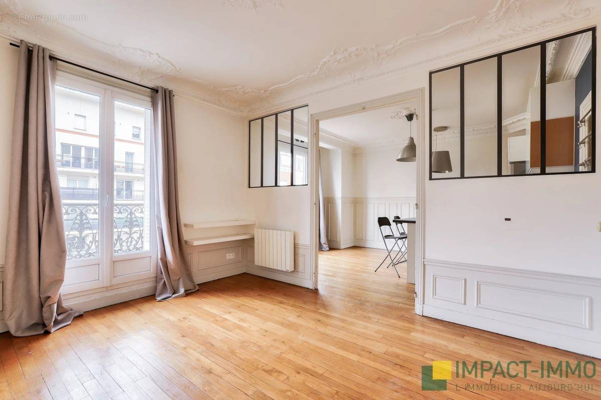 Appartement à COURBEVOIE