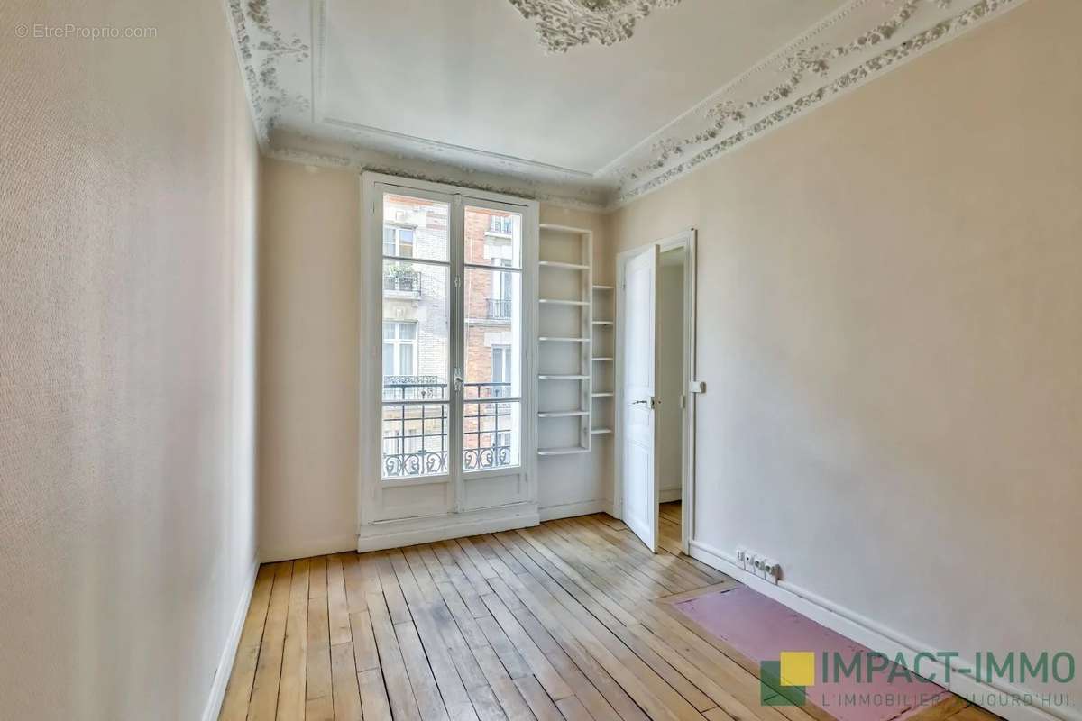 Appartement à COURBEVOIE