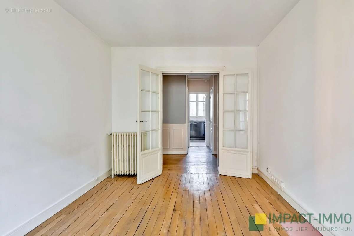 Appartement à COURBEVOIE