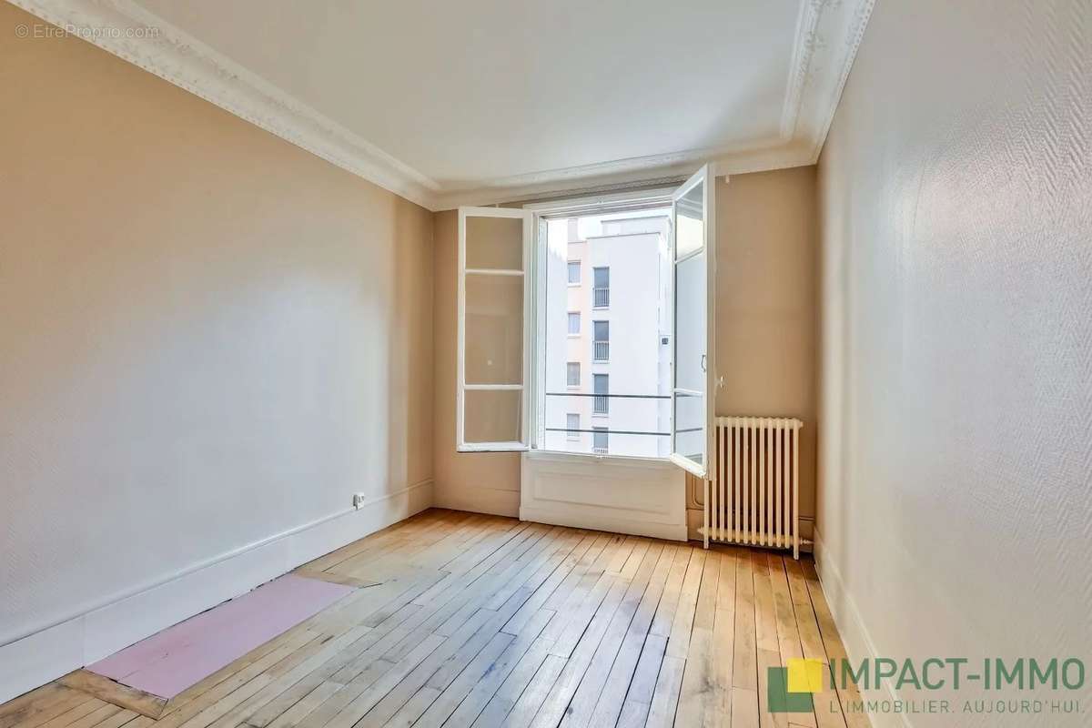 Appartement à COURBEVOIE