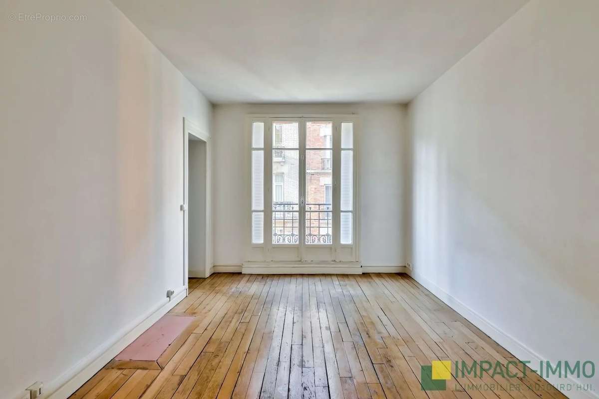 Appartement à COURBEVOIE