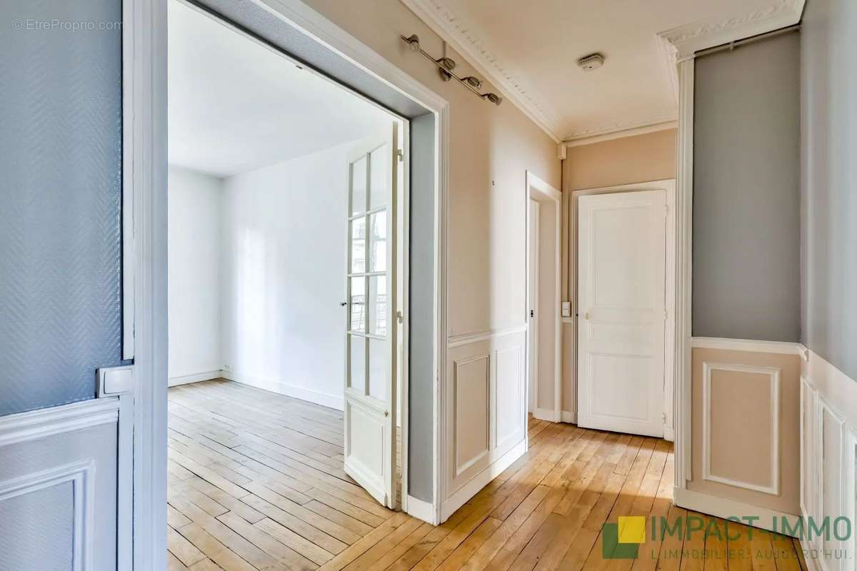 Appartement à COURBEVOIE