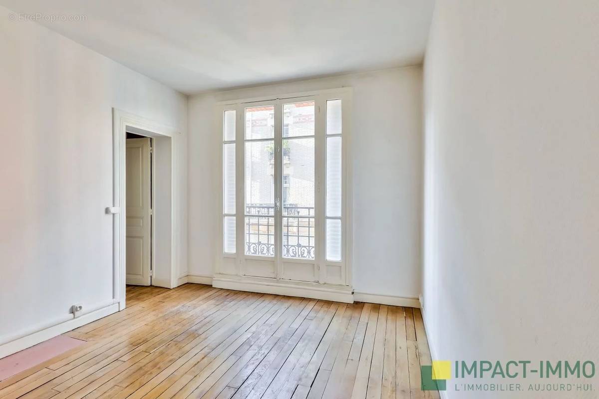 Appartement à COURBEVOIE