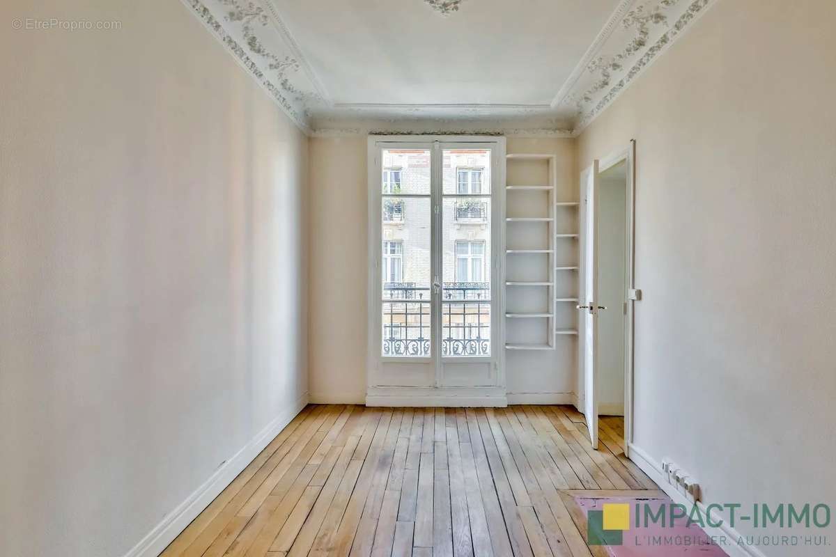 Appartement à COURBEVOIE