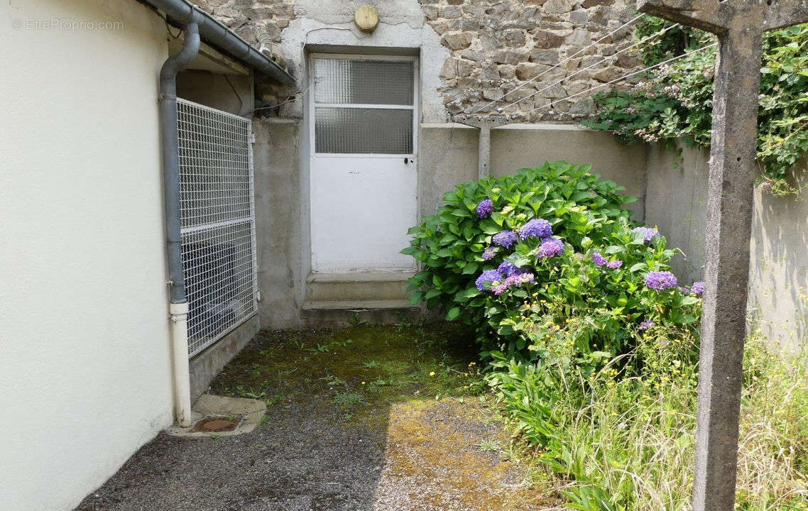 Maison à CHATEAUNEUF-LA-FORET