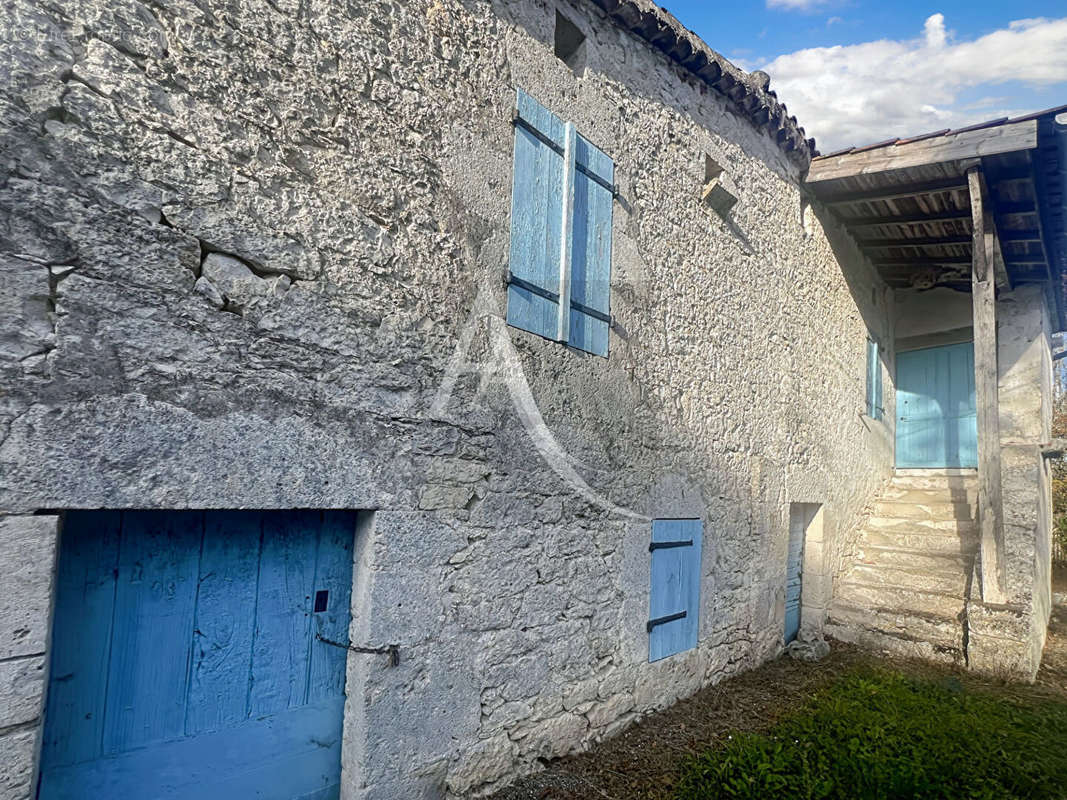 Maison à MONTAIGU-DE-QUERCY