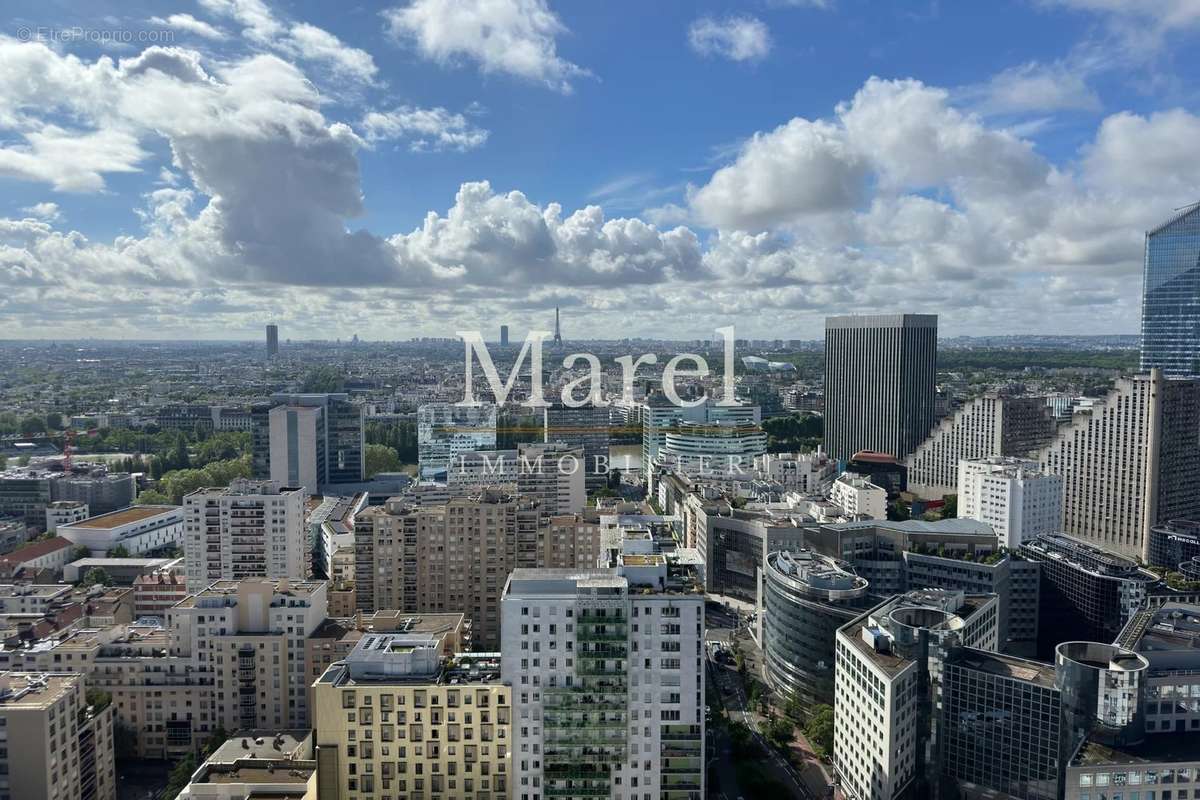 Appartement à COURBEVOIE