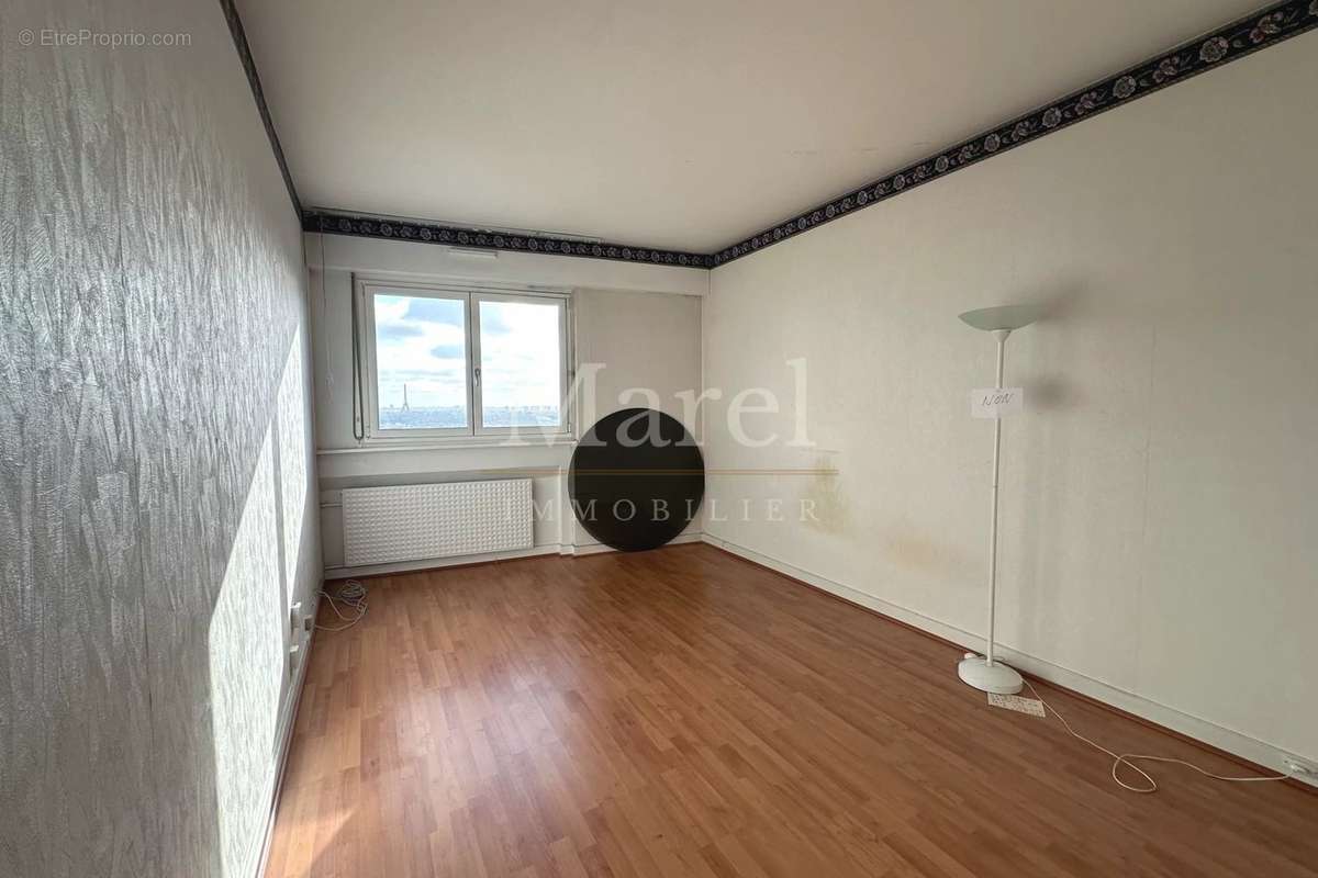 Appartement à COURBEVOIE