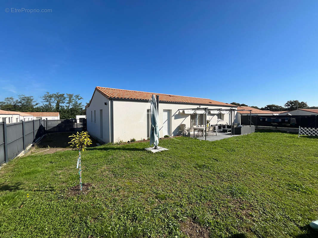 Maison à LA BOISSIERE-DES-LANDES