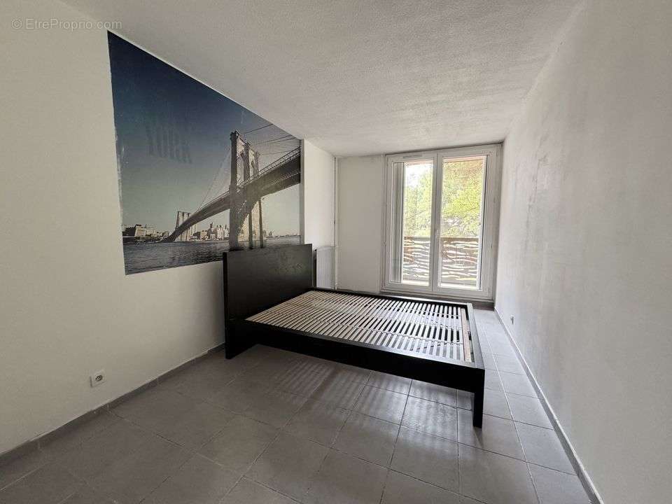 T2 + CAVE + PLACE DE PARKING + MARSEILLE  13013 - Appartement à MARSEILLE-13E