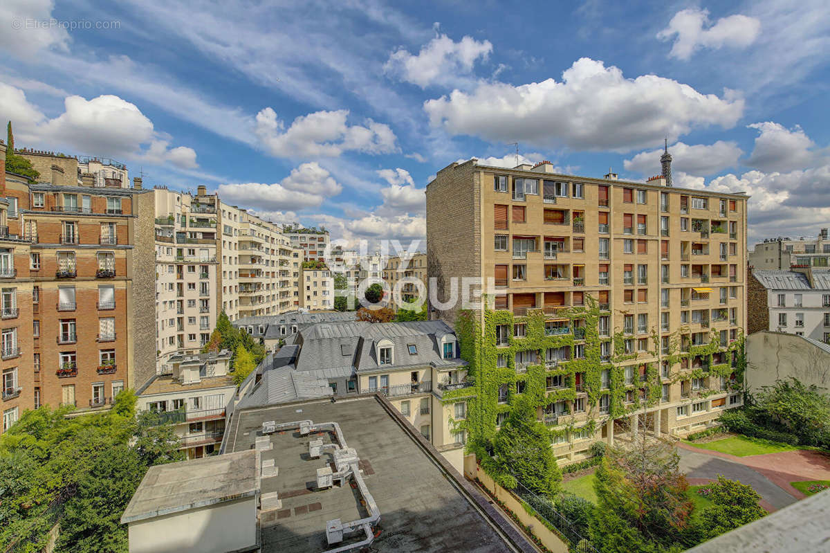 Appartement à PARIS-16E