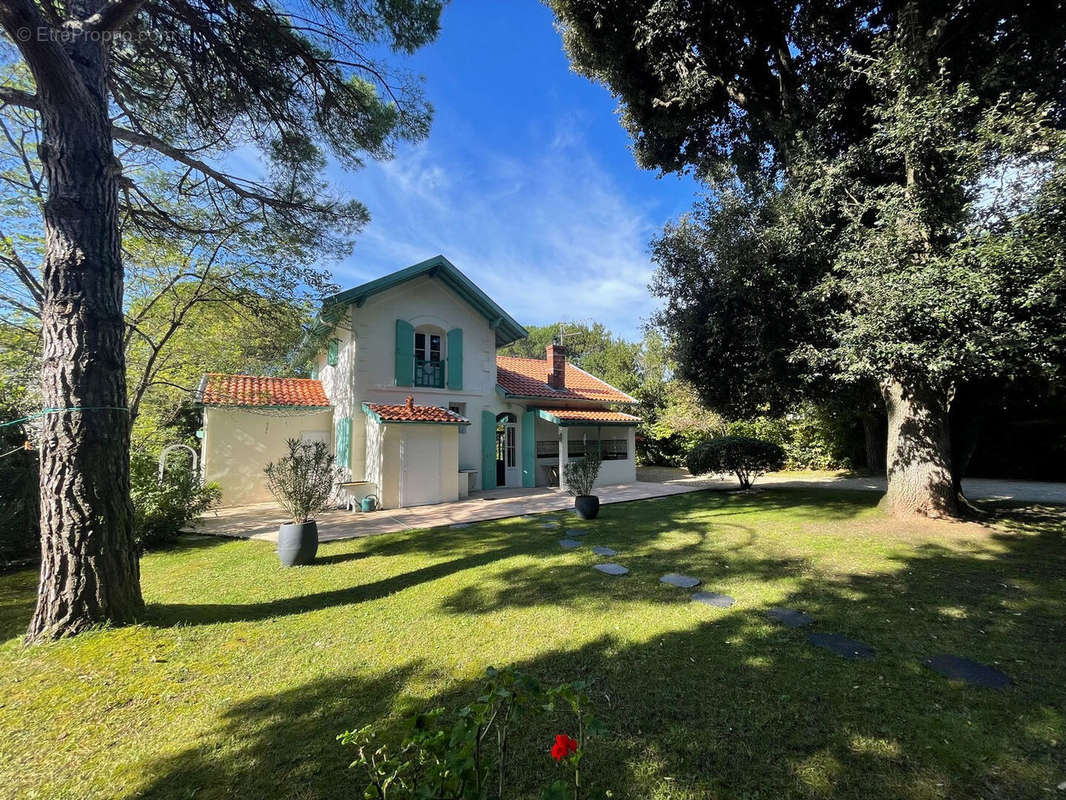 Maison à VAUX-SUR-MER