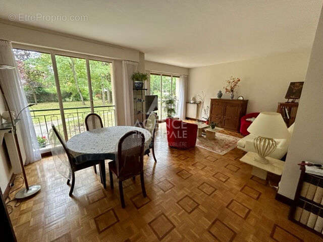 Appartement à MAISONS-LAFFITTE