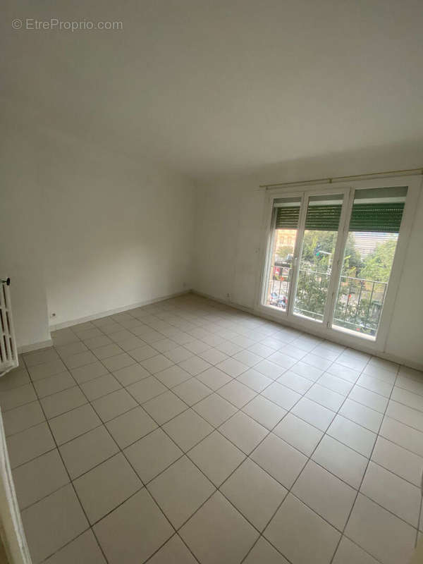 Appartement à MARSEILLE-5E