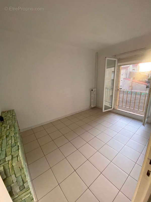 Appartement à MARSEILLE-5E