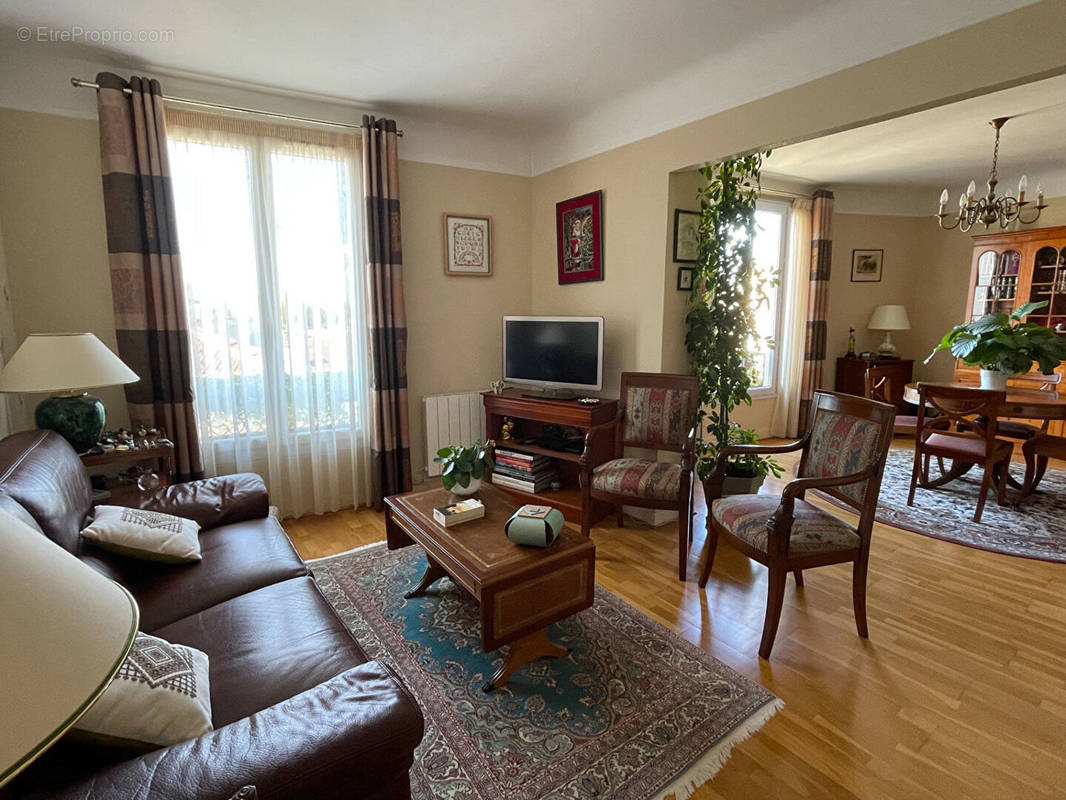 Appartement à NANTERRE