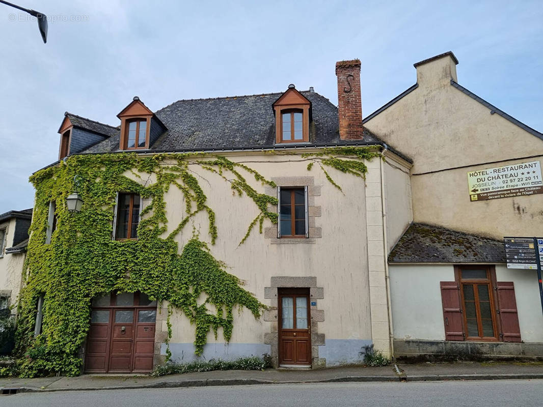 Maison à JOSSELIN