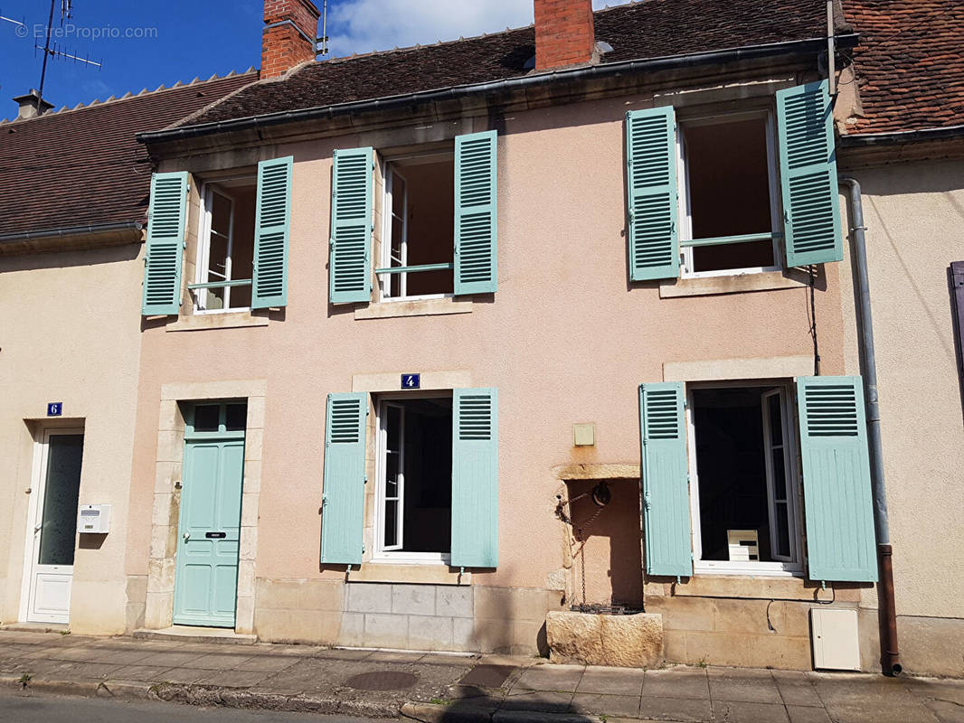 Maison à SAINT-AMAND-MONTROND