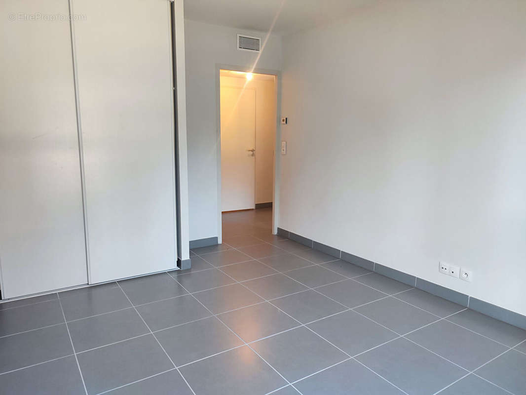 Appartement à VILLENEUVE-LES-AVIGNON