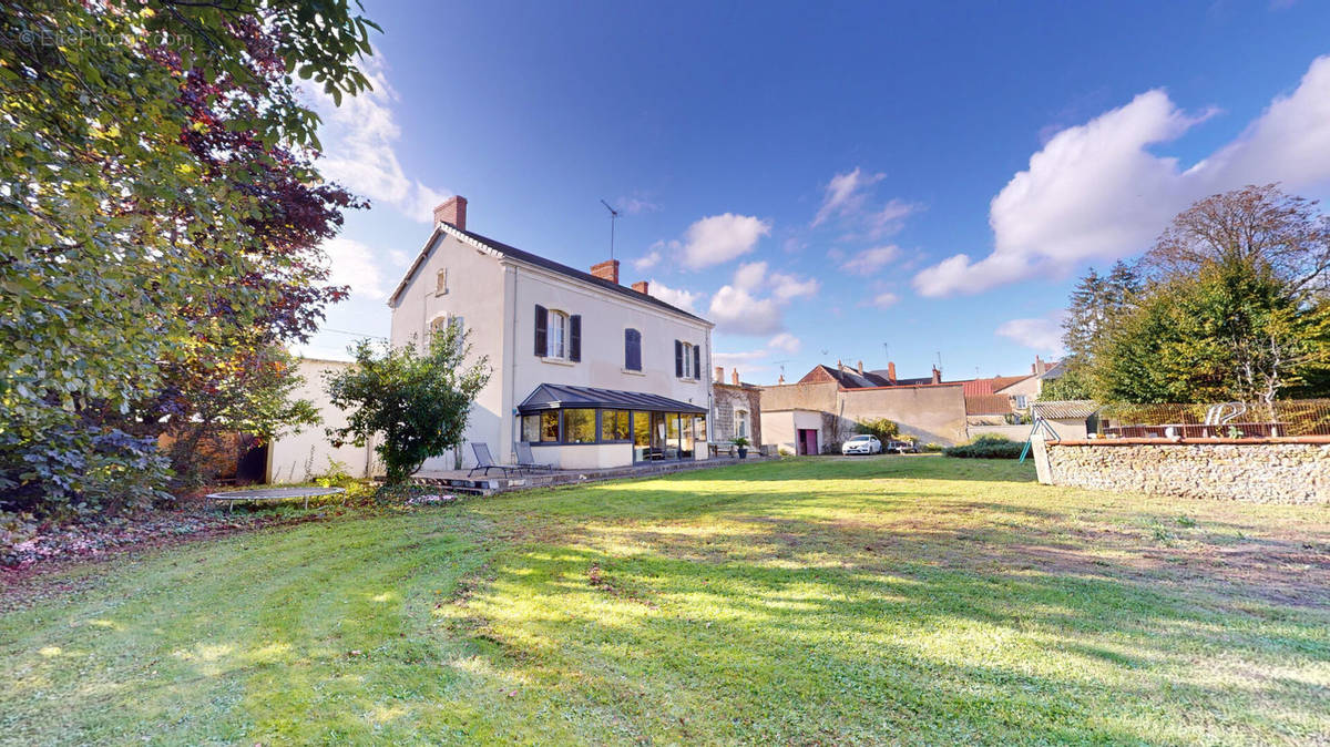 Maison à BUZANCAIS