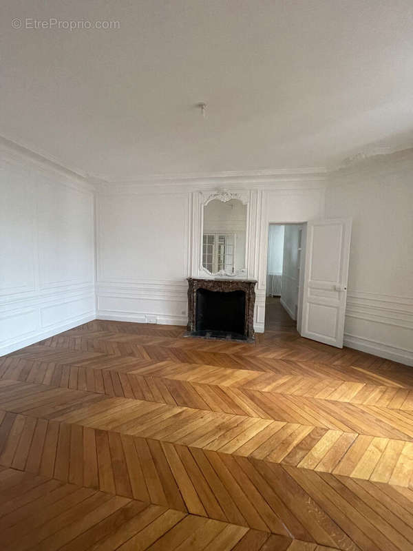 Appartement à PARIS-14E