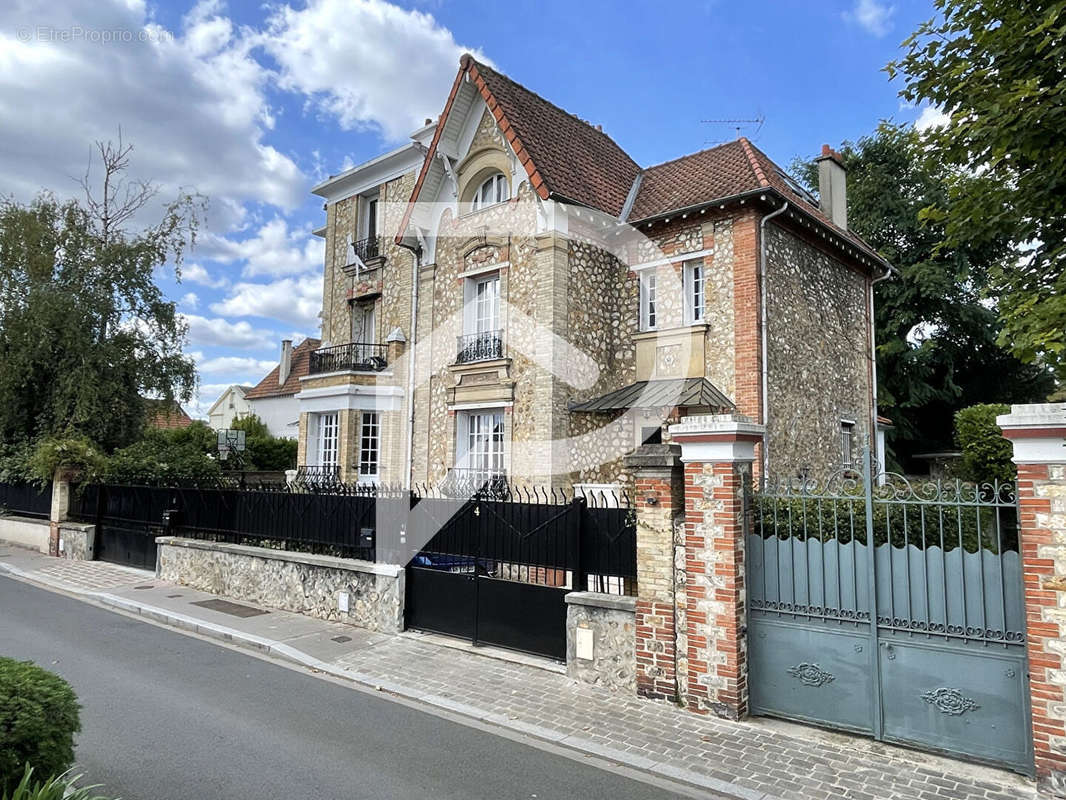 Maison à ENGHIEN-LES-BAINS