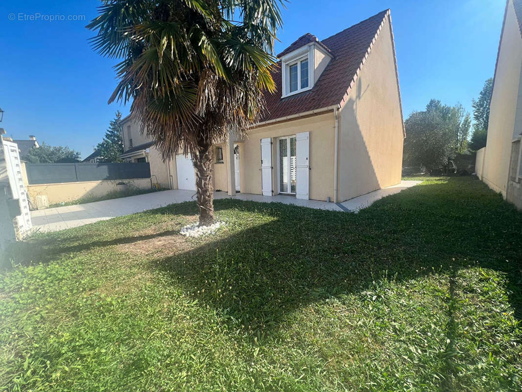 Maison à SARTROUVILLE