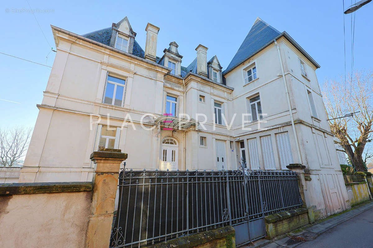 Maison à CHATEL-SUR-MOSELLE