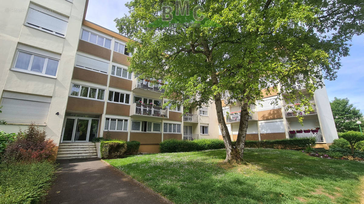 Appartement à LE PLESSIS-BOUCHARD