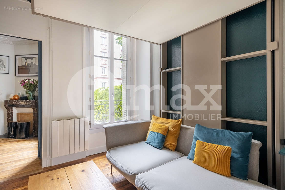 Appartement à COURBEVOIE