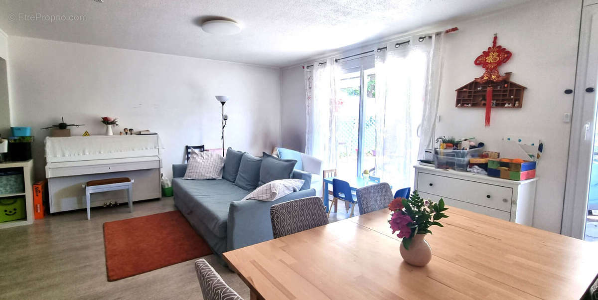 Appartement à HOUILLES