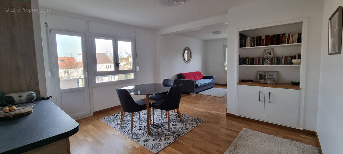 Appartement à HOUILLES